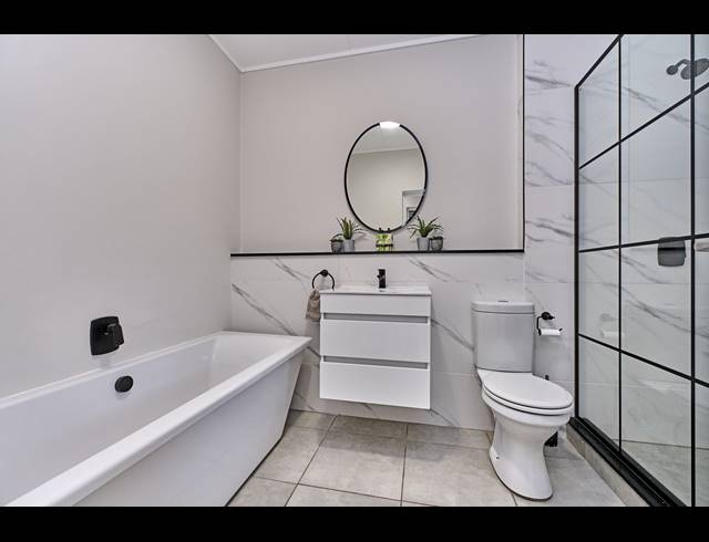 3 BEDROOM APARTMENT FOR SALE IN WATERFALL